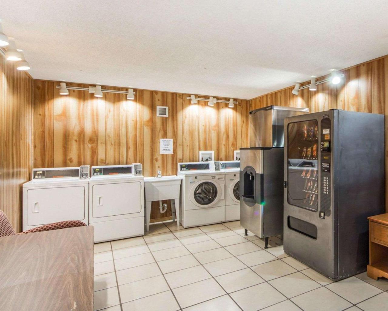 Quality Inn Ponca City Route 77 エクステリア 写真