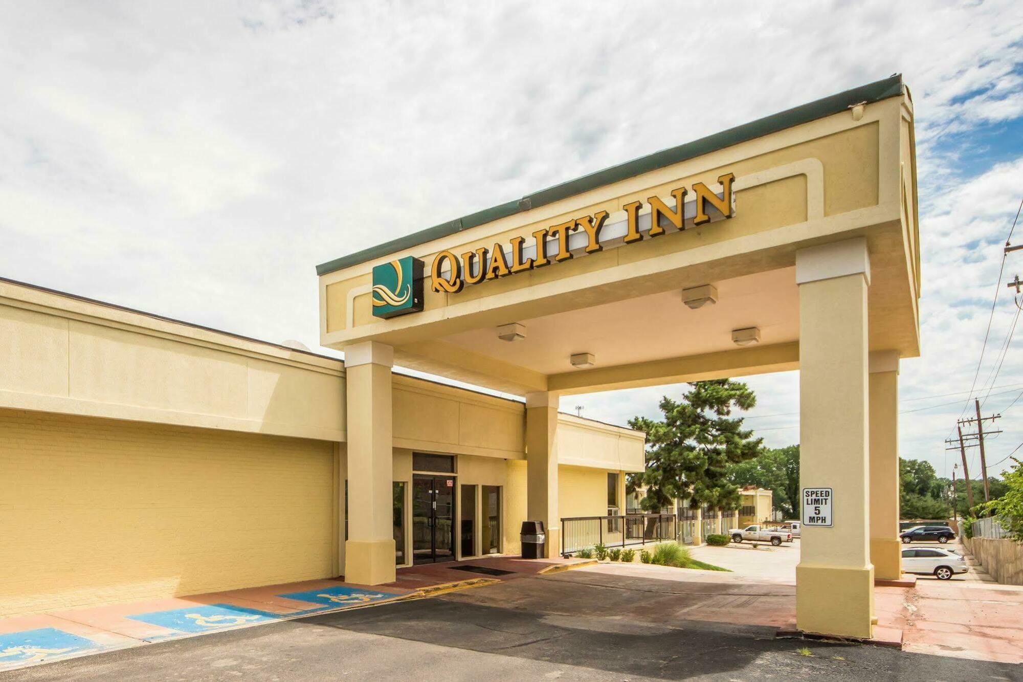 Quality Inn Ponca City Route 77 エクステリア 写真